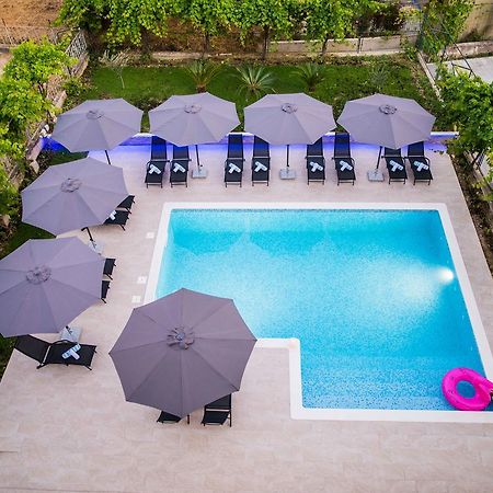 Lct Blue Lions Apartments Podstrana Bagian luar foto