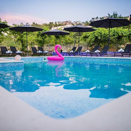 Lct Blue Lions Apartments Podstrana Bagian luar foto