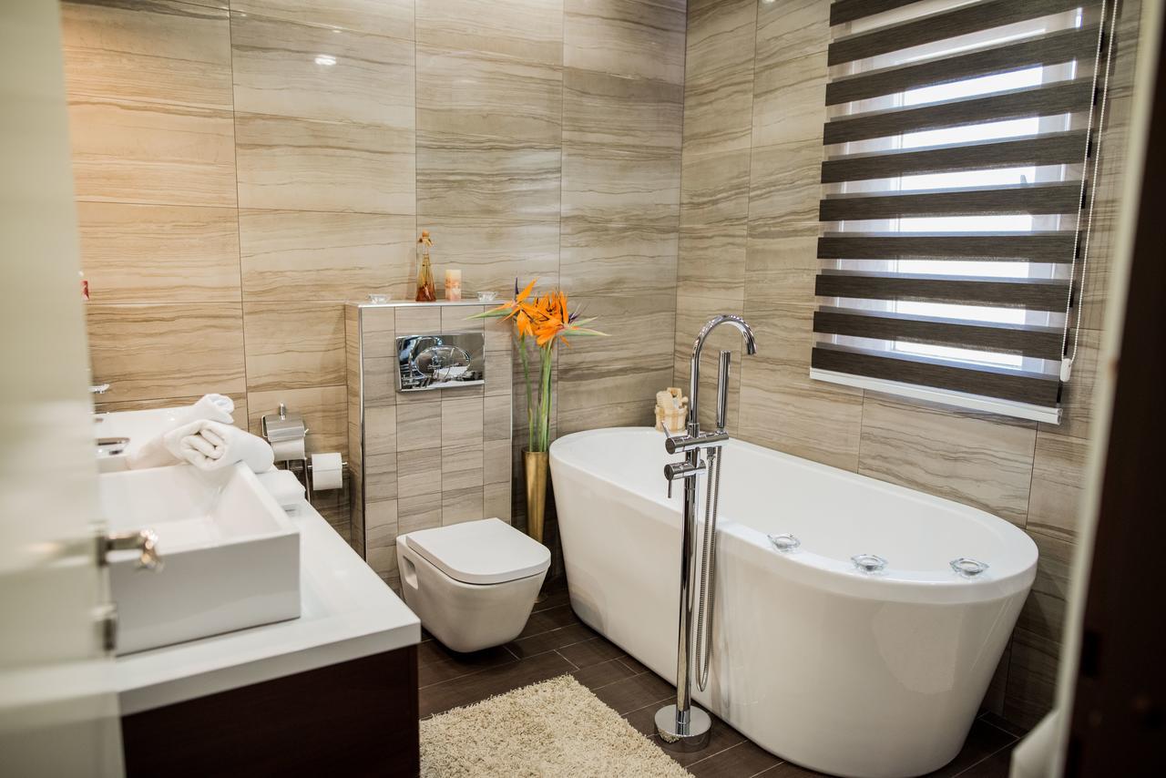 Lct Blue Lions Apartments Podstrana Bagian luar foto