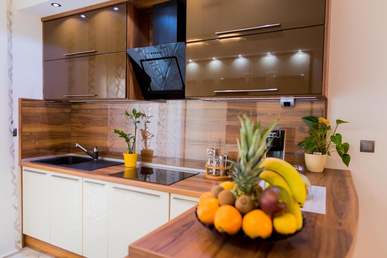 Lct Blue Lions Apartments Podstrana Bagian luar foto
