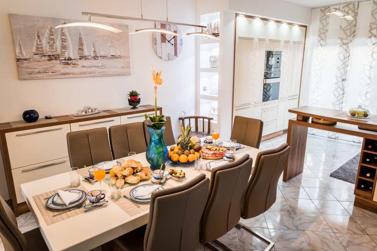Lct Blue Lions Apartments Podstrana Bagian luar foto