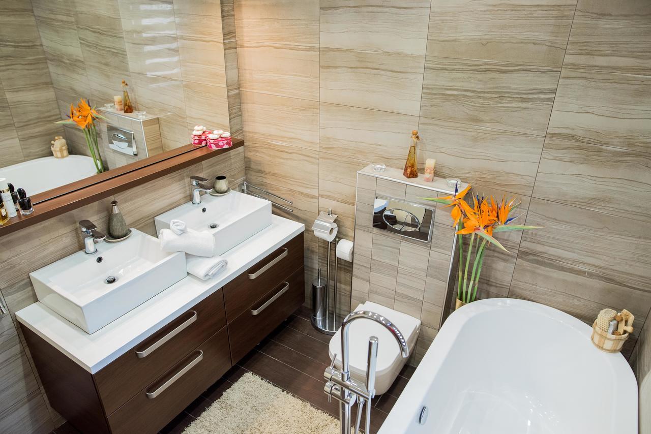 Lct Blue Lions Apartments Podstrana Bagian luar foto