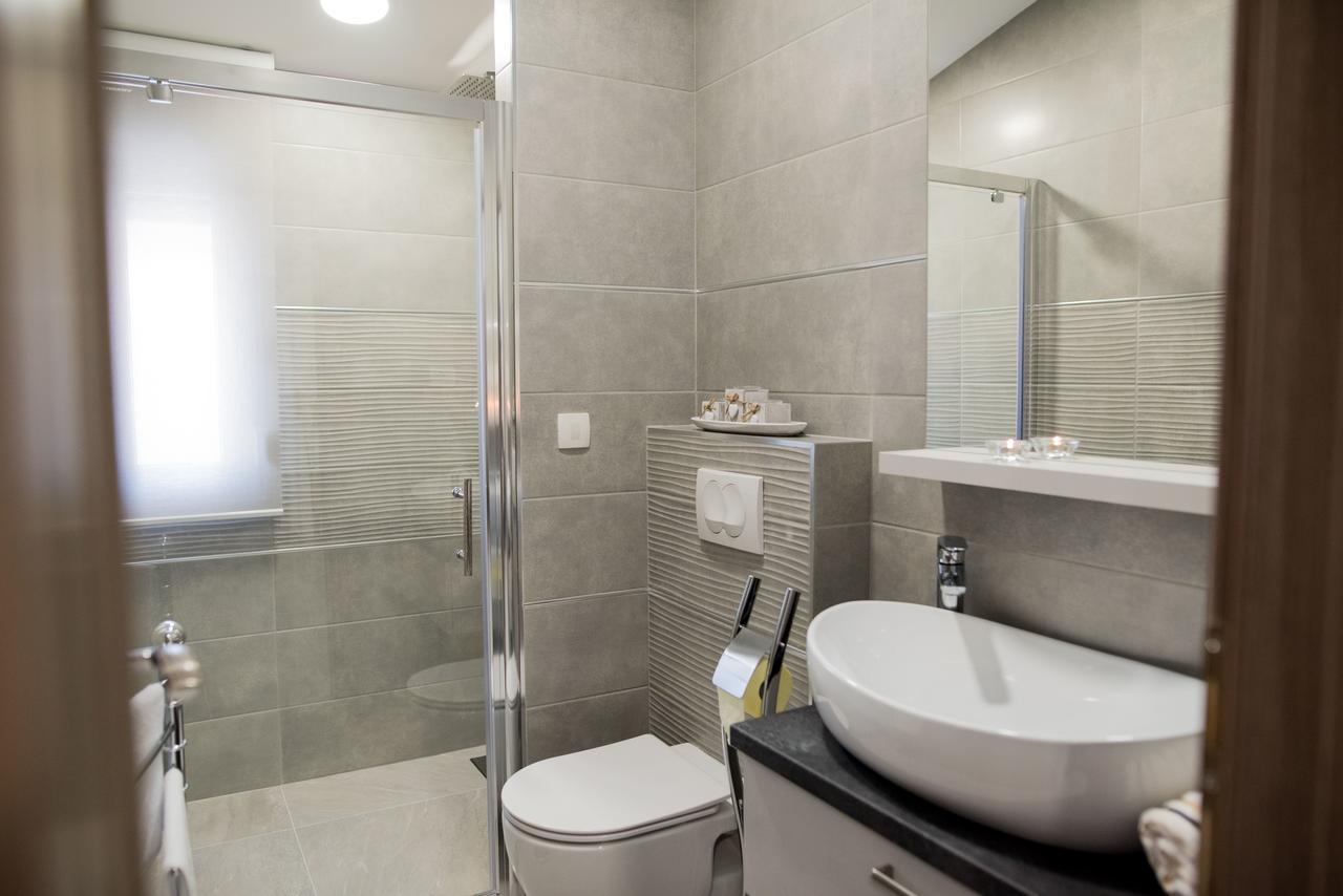 Lct Blue Lions Apartments Podstrana Bagian luar foto
