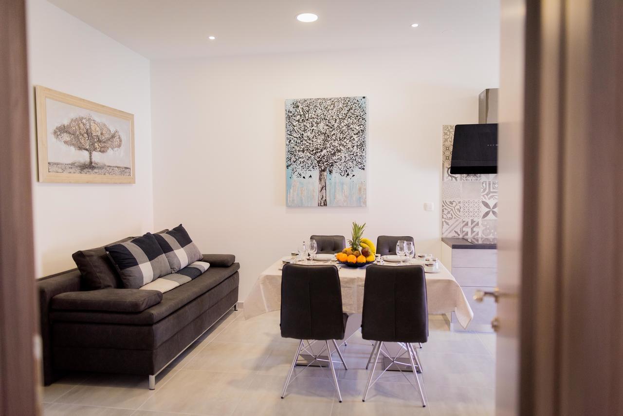 Lct Blue Lions Apartments Podstrana Bagian luar foto