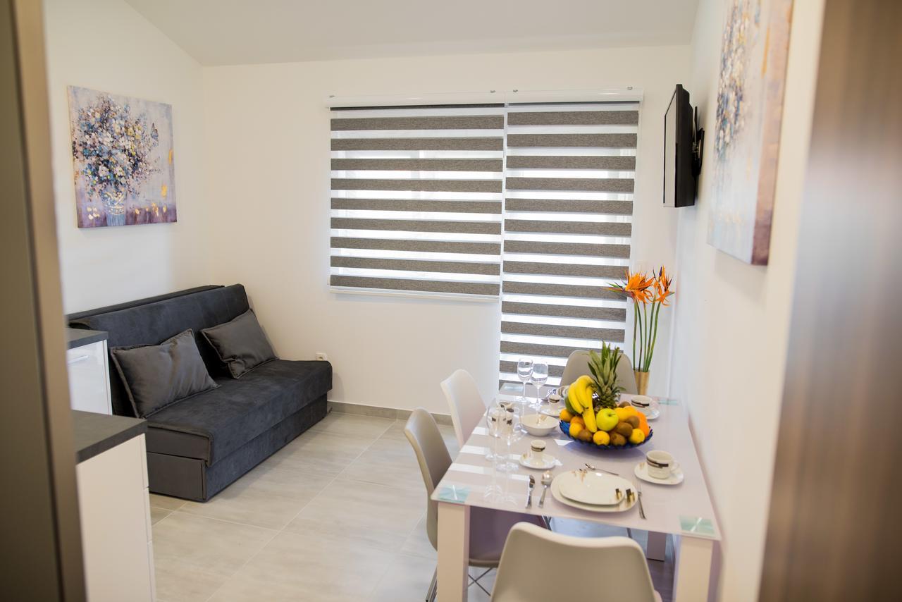 Lct Blue Lions Apartments Podstrana Bagian luar foto