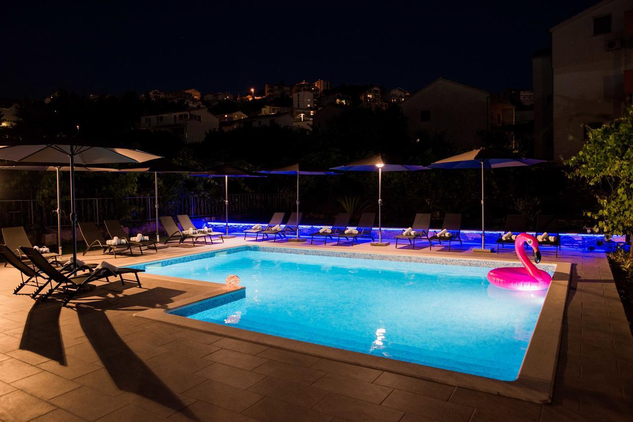 Lct Blue Lions Apartments Podstrana Bagian luar foto
