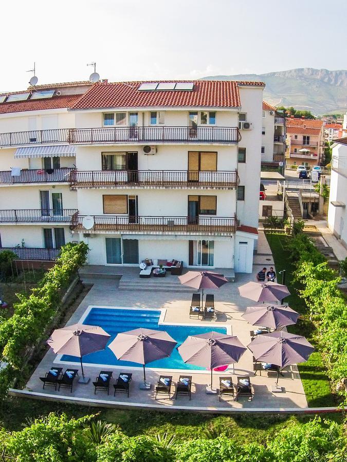 Lct Blue Lions Apartments Podstrana Bagian luar foto
